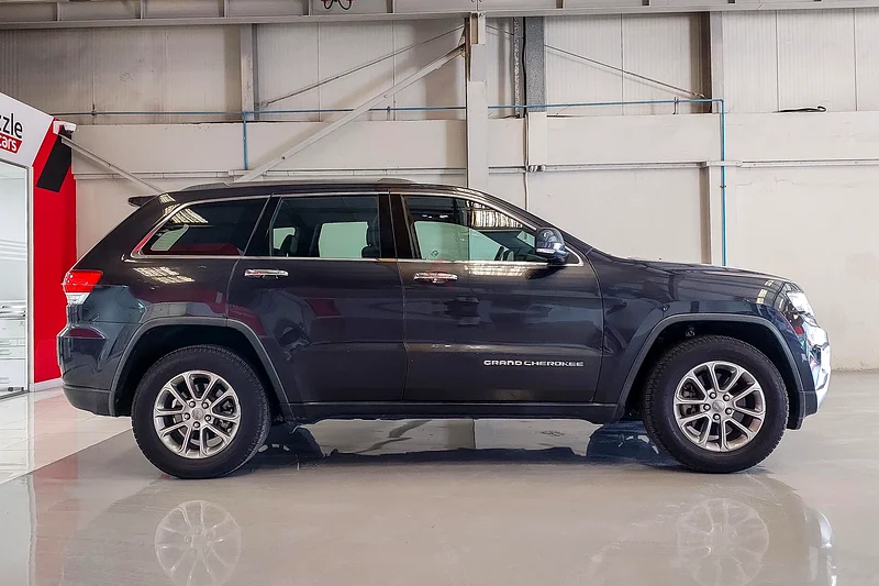 AED 1108/month | 2016 Jeep Grand Cherokee Limited | GCC Specs | Ref#35231763398604918019113