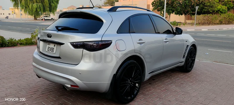 إنفيني QX70 2017 حالة ممتازة63398553822595113