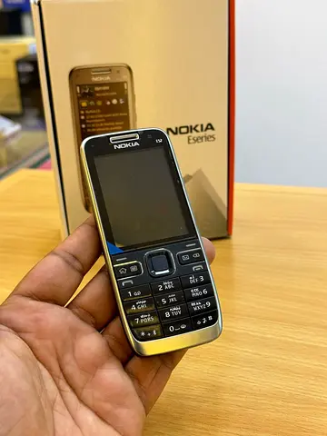 Classic Nokia Phone - Vintage Charm with Modern Connectivity