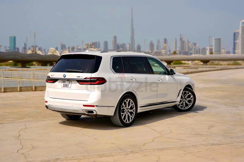 بموجب X7 xDrive40i موديل 2024، مجهزة بالكامل، عنوان نظيف - 7 مقاعد63406332492290114