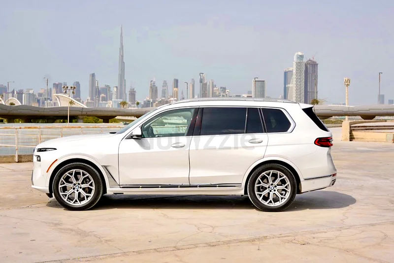 بموجب X7 xDrive40i موديل 2024، مجهزة بالكامل، عنوان نظيف - 7 مقاعد63406332492290111