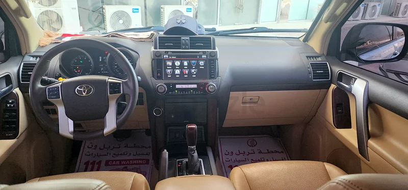 2017 Toyota Prado VXR 4.0L. GCC Specification. 6 Cylinders.Full option63421144838274114
