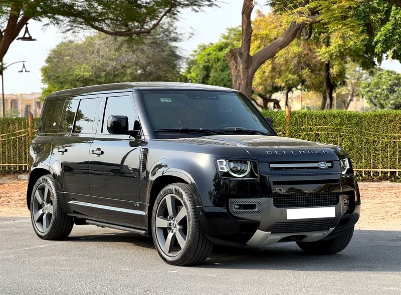 Land Rover Defender 110 V8 P525 2023 Black GCC Under Warrenty  Service contract63399896976513112
