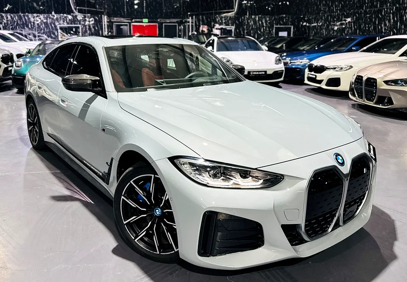 BMW i4 eDrive35 – 2024 | GCC Specs | Full AGMC Warranty, Battery and Service63406535042818110