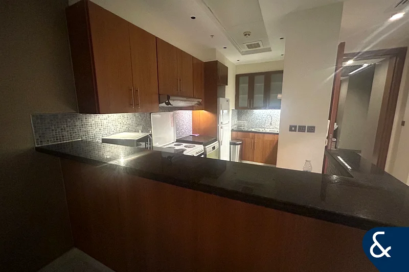Exclusive  | 1108 Sq. Ft.  | Mid Floor63925404992643113