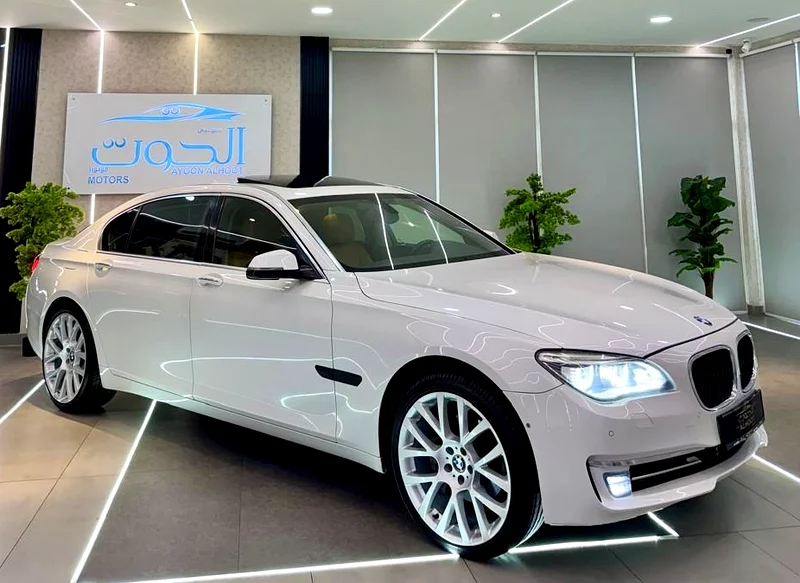 بي إم دبليو بيضاء جميلة 730Li V6 || خيار كامل || خليجي || خالية من الحوادث || حالة جديدة63410294697857113