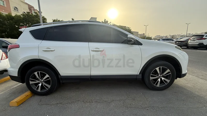 تويوتا راف 4 GXR 2018 للبيع63401306532353112