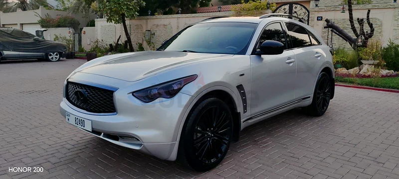 إنفيني QX70 2017 حالة ممتازة63398553822595111