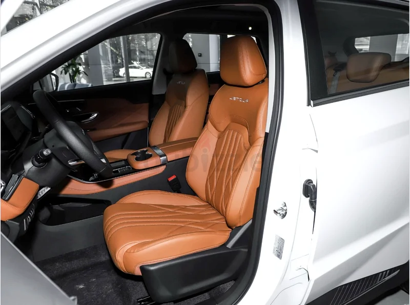 2025 X70plus Luxury Plus++Top options in UAE +1.5T  export only 7seats63398516865537113