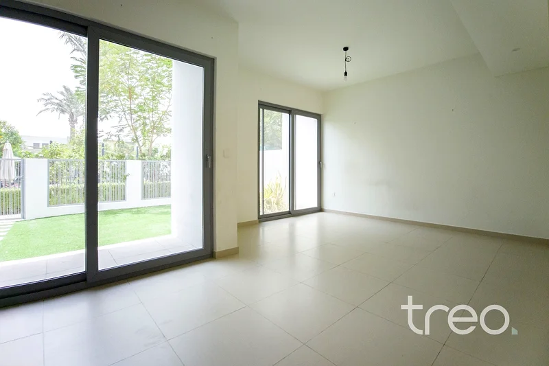 Park facing | Single row | Landscaped63732669198723114
