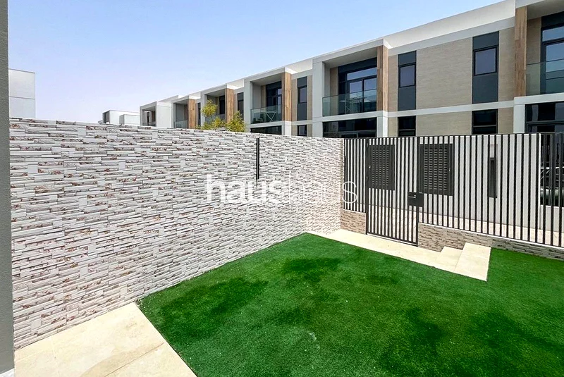 Area Expert | Vacant On Transfer | Walk to Pool63930884211713112