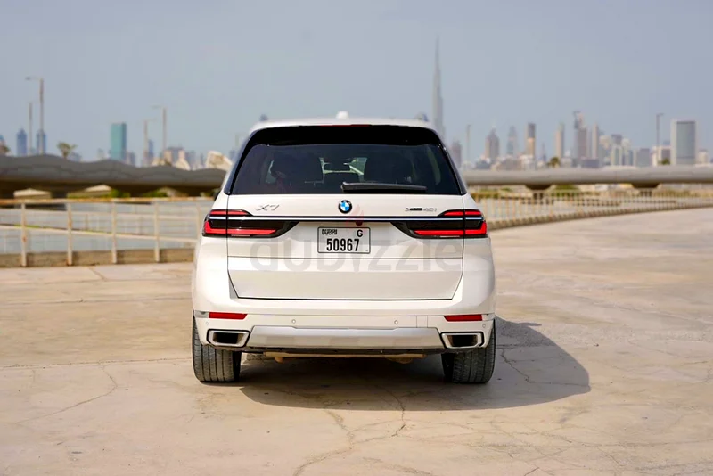 بموجب X7 xDrive40i موديل 2024، مجهزة بالكامل، عنوان نظيف - 7 مقاعد63406332492290113