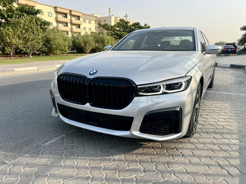 BMW 750Li 2022634119309470751128