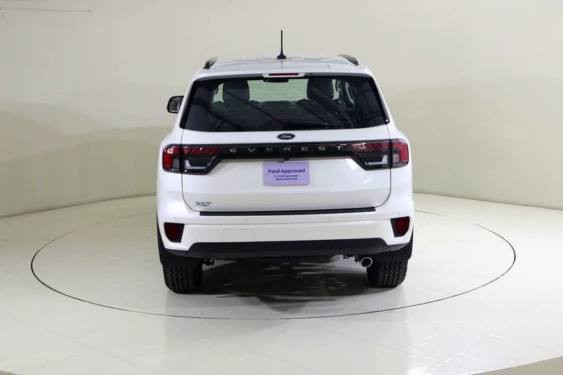 EVEREST XLT 4WD @ AL TAYER MOTORS PRE-OWNED COMPLEX AL QUOZE.63399876605315114