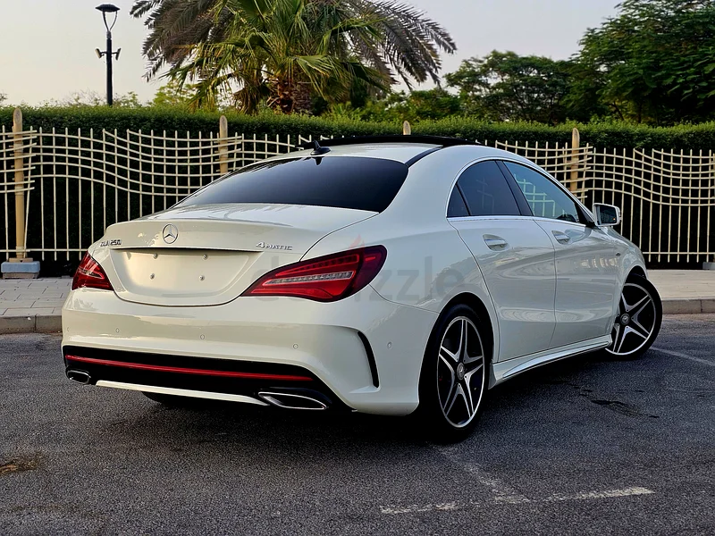 Mercedes CLA250 GCC 2017 2 keys Service history available low mileage63402416960771114