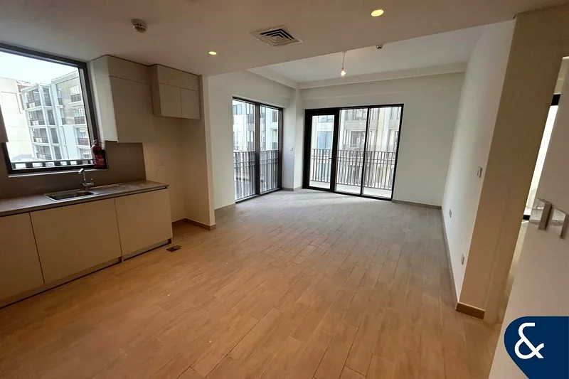 One Bedroom | Canal View | Corner |64024295236737110