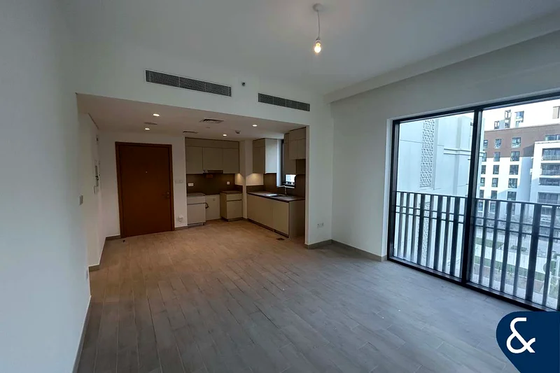 One Bedroom | Canal View | Corner |64024295236737113