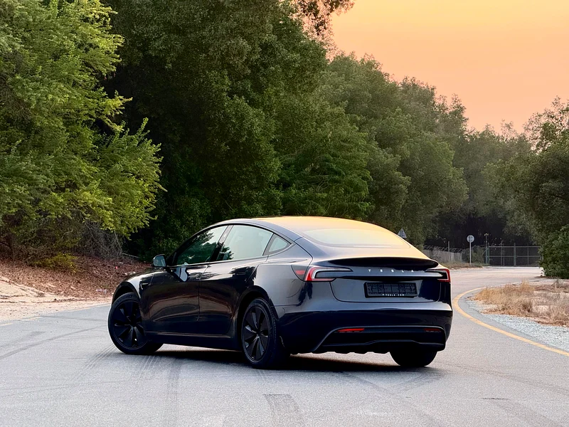 TESLA / MODEL / 3 / 2024 / GCC63398505172994111