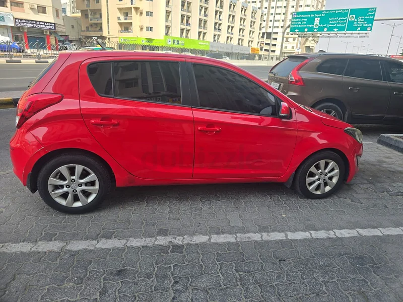 Hyndai i20 RED GCC63406897186179112