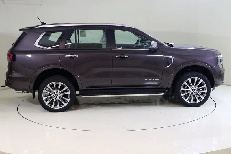 EVEREST LIMITED @ AL TAYER MOTORS PRE-OWNED SHOWROOM COMPLEX, AL QUOZE.63398658067971113
