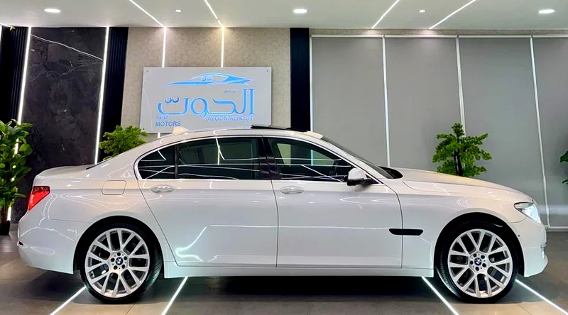 بي إم دبليو بيضاء جميلة 730Li V6 || خيار كامل || خليجي || خالية من الحوادث || حالة جديدة63410294697857114