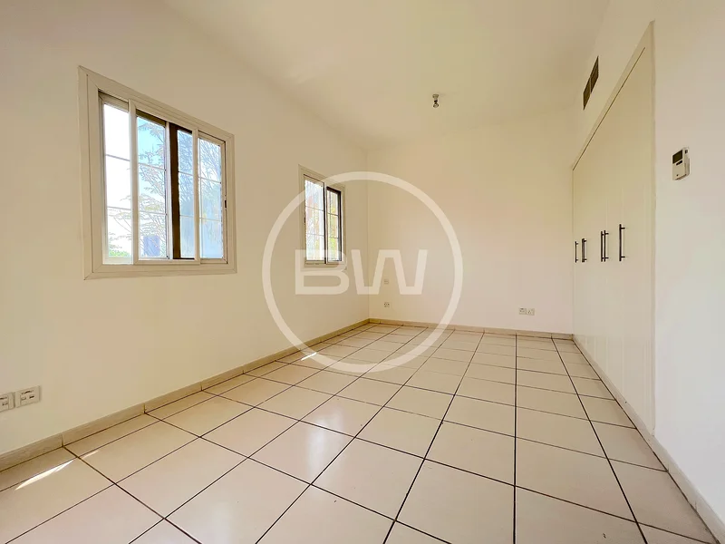 TYPE 4M | SINGLE ROW | GREAT LOCATION63923312748803113