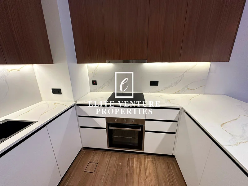 VACANT| FULLY UPGRADED | PRIME LOCATION63982173495681111