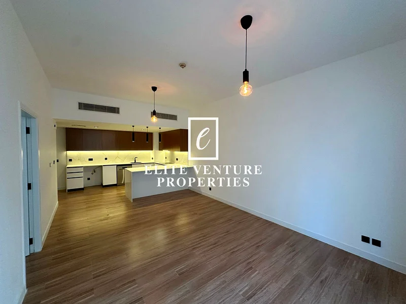 VACANT| FULLY UPGRADED | PRIME LOCATION63982173495681113