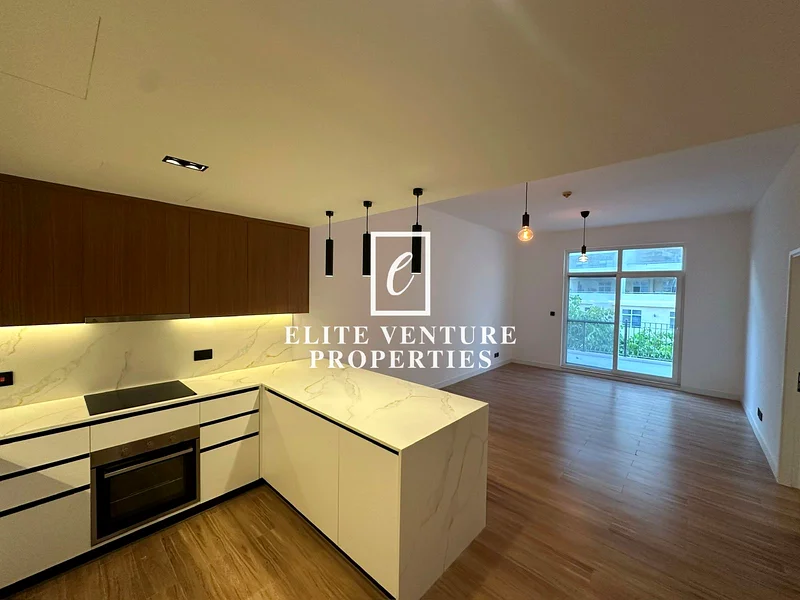 VACANT| FULLY UPGRADED | PRIME LOCATION63982173495681110