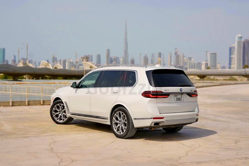 بموجب X7 xDrive40i موديل 2024، مجهزة بالكامل، عنوان نظيف - 7 مقاعد63406332492290112