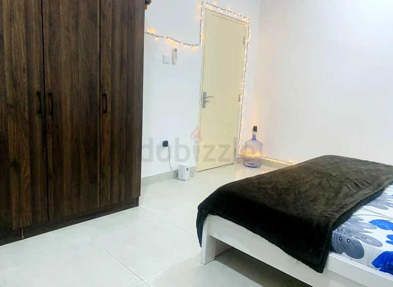 غرفة خاصة متاحة من 1 سبتمبر – شاملة للكل63401988357250114