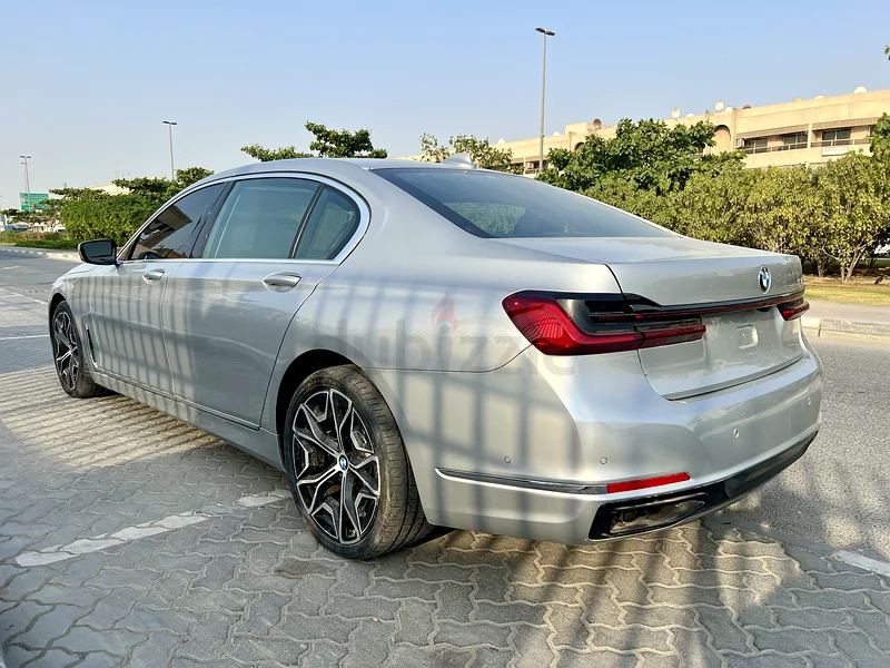 BMW 750Li 202263411930947075114