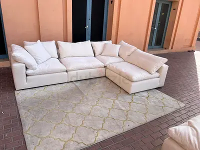 Elegant Marina Home feather filled Luscious Modular-Shaped Sofa with Stylish Rug