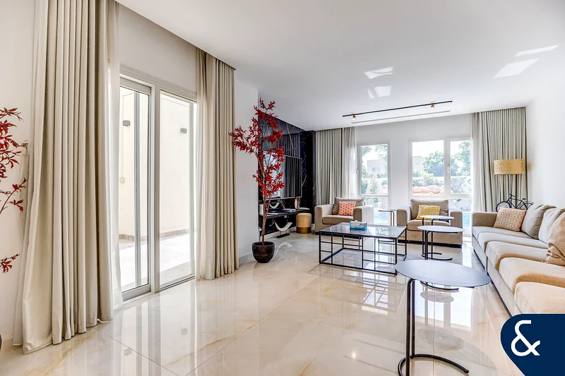 Pool | Upgraded | Type 6 | Vacant | Skyline63917283683971114