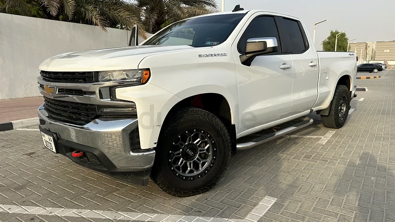 Clean title Chevrolet Silverado63398563419906113
