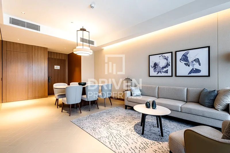 تصميم أيقوني بإطلالة على النافورة وبرج خليفة63772025212418112