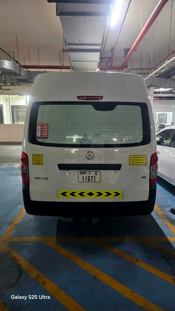 Nissan Urvan 2022 GCC with chiller - Low KM63412537101186112