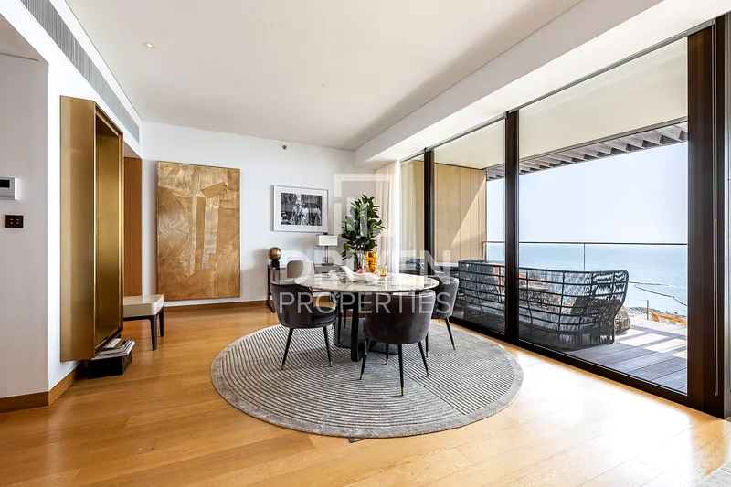 Furnished Apt and High Floor with Partial Sea View63929457015810111