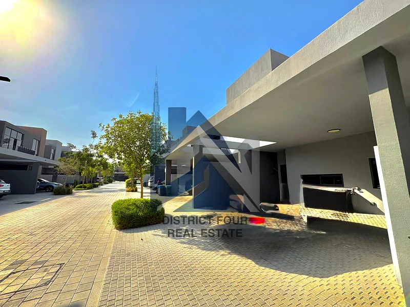Spacious Layout | 3 bedroom Townhouse | greenest Community | Middle Unit |63699929867010111