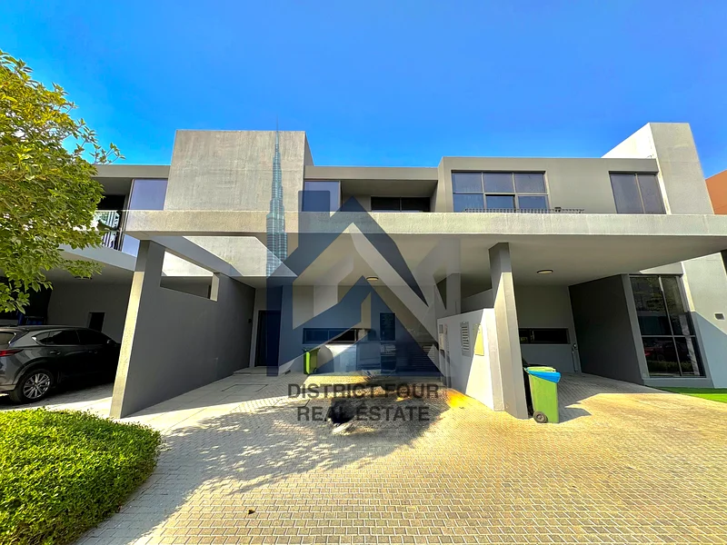 Spacious Layout | 3 bedroom Townhouse | greenest Community | Middle Unit |63699929867010110