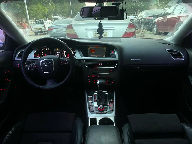 Dubai63398609922818111