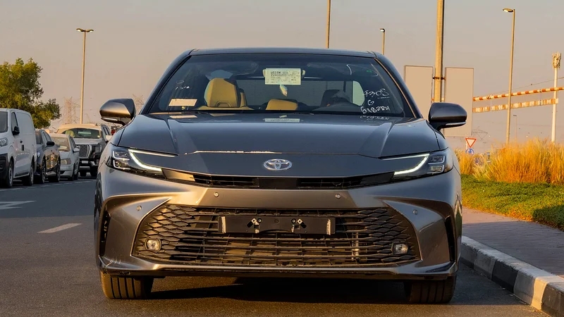 2025 Toyota Camry 2.5L Hybrid with Panoramic Sunroof (Gray)63167095225346111