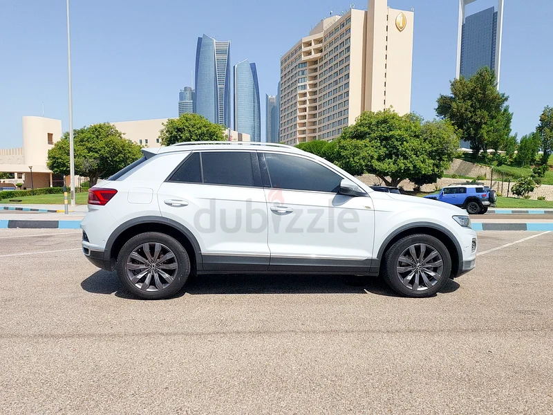 AED 912/month | 2021 Volkswagen T-Roc R-Line | GCC Specs | Ref#33436363398570412290113