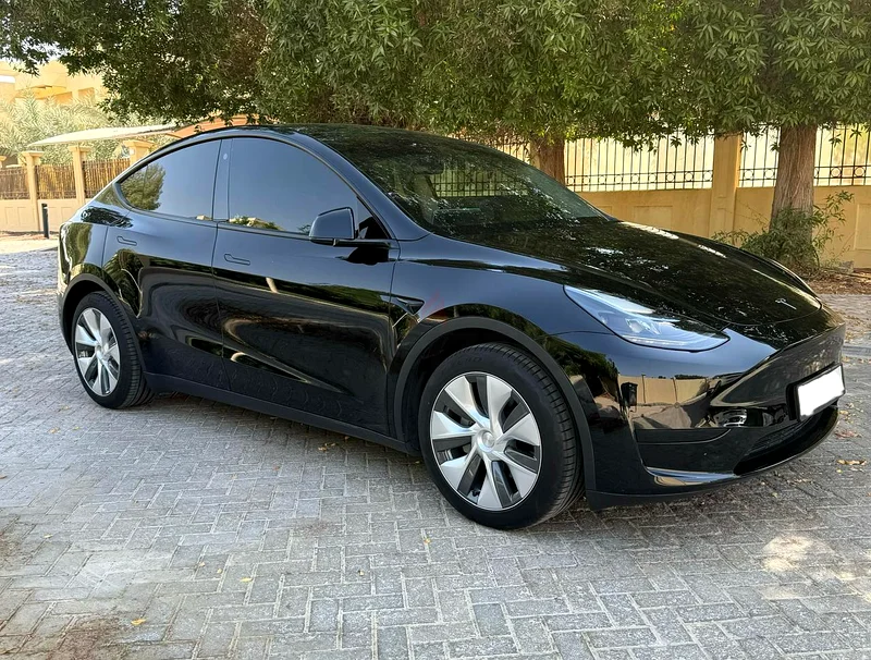 Tesla Model Y | LOW MILEAGE | accident free | warranty on battery63398506572418111