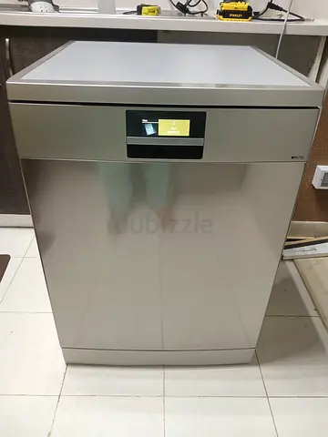 Siemens IQ700 Three Racks Dishwasher Good Condition