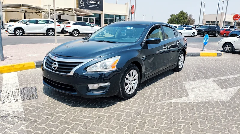 NISSAN ALTIMA 2013 USA  
SPACE VERY CLEAN  
CAR IN GOOD CONDITION  
RUNS AND DRIVES PERFECTLY63399969137282114