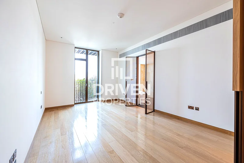 Captivating Marina View | Impressive Layout63929457031938112