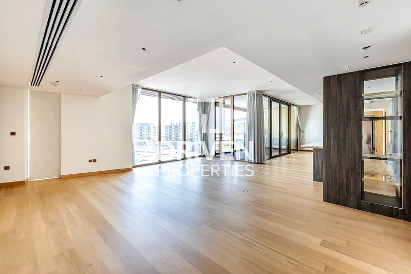 Captivating Marina View | Impressive Layout63929457031938110