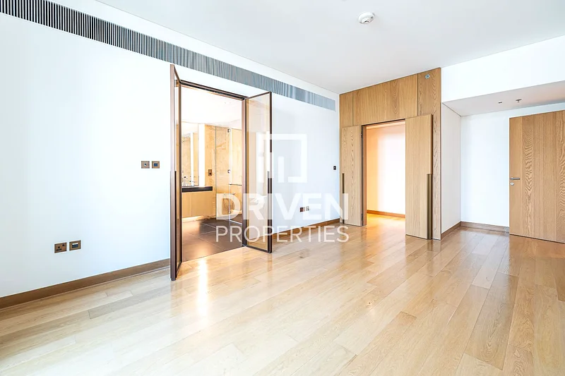 Captivating Marina View | Impressive Layout63929457031938113
