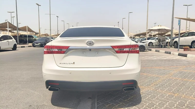 Toyota available in GCC with full options63402408325377113